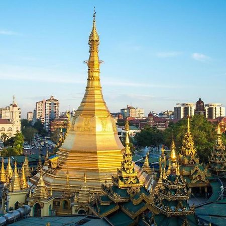 Sanctuary Hotel Yangon Esterno foto