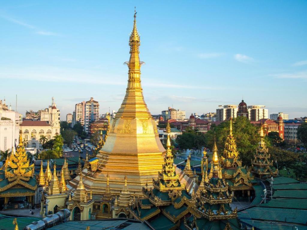 Sanctuary Hotel Yangon Esterno foto