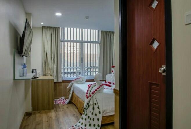 Sanctuary Hotel Yangon Esterno foto