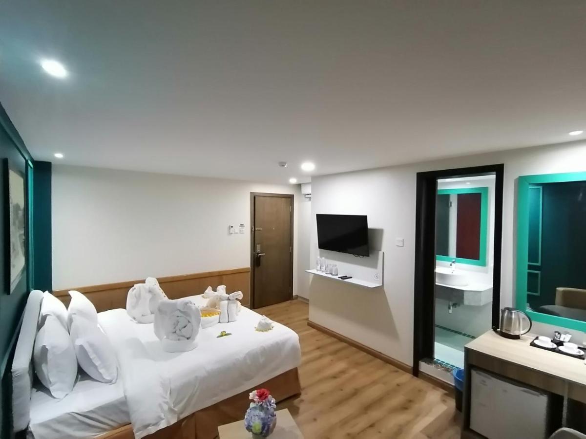 Sanctuary Hotel Yangon Esterno foto