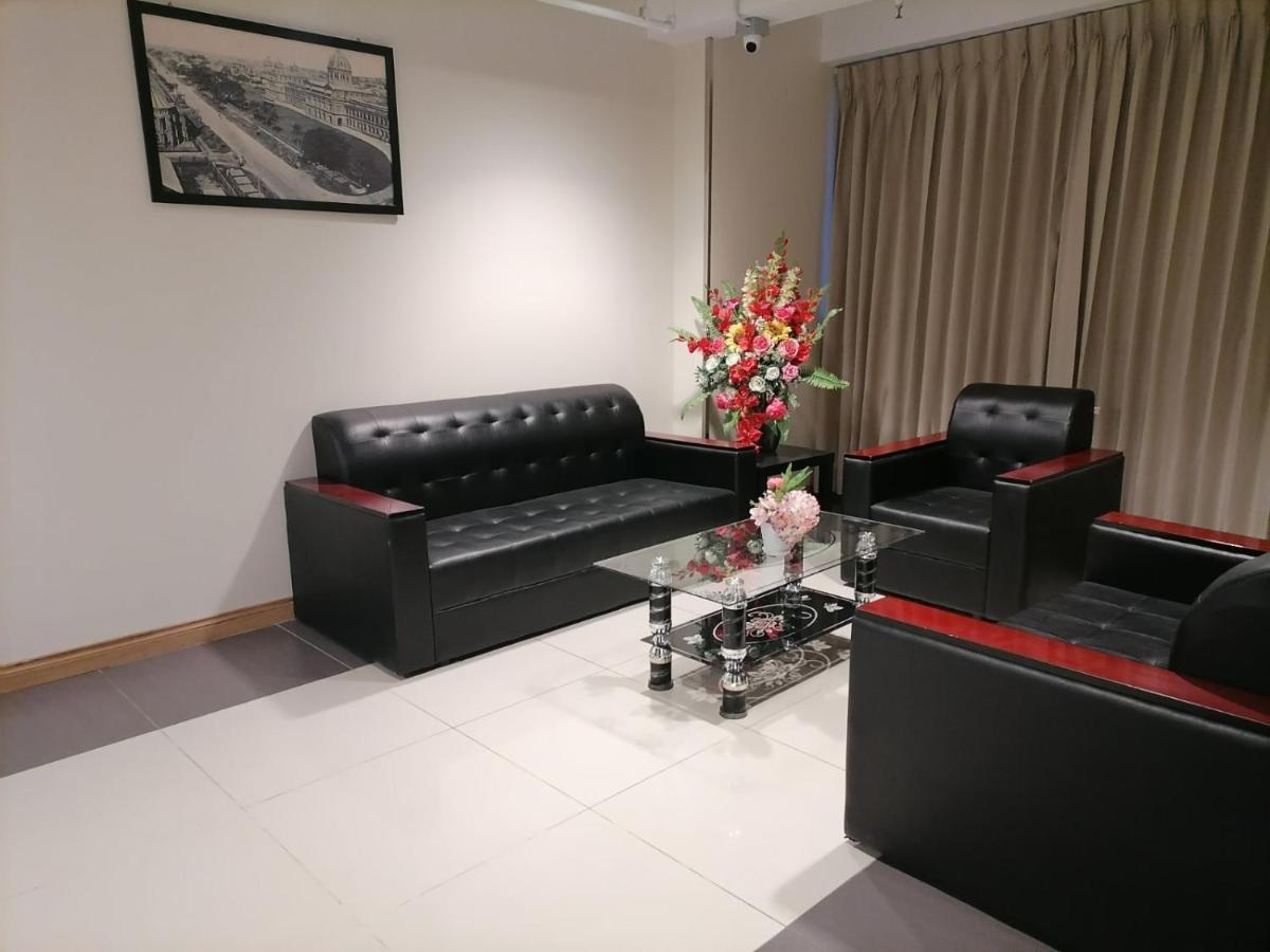 Sanctuary Hotel Yangon Esterno foto